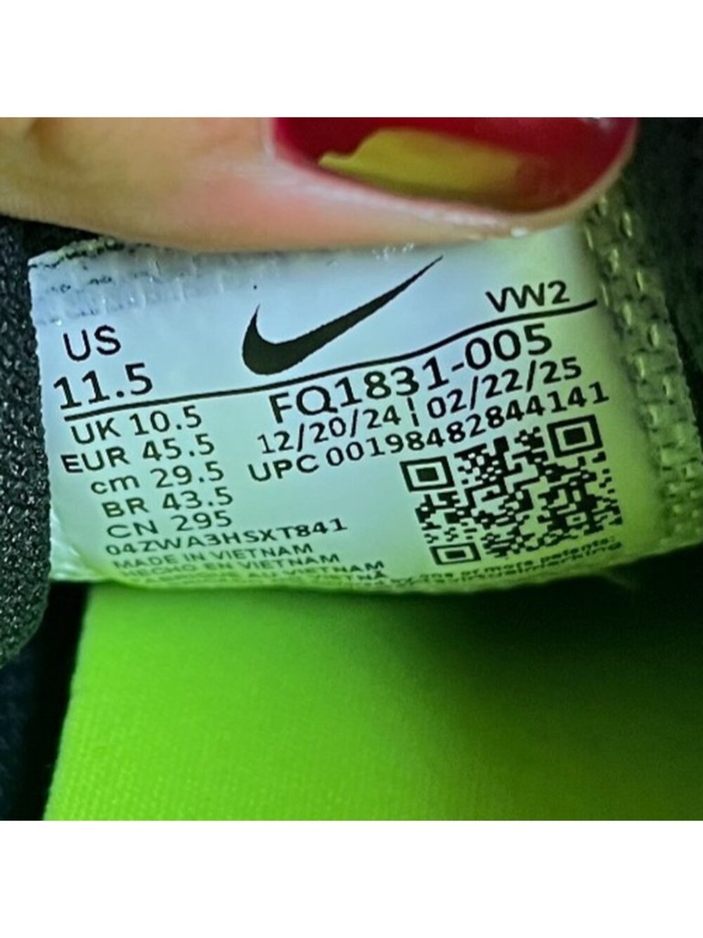 Nike MC Trainer 3 Mens Size 11.5 Black Volt Running Training Shoes Sneakers - Picture 9 of 10